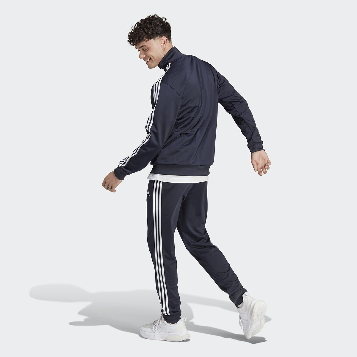 Roupa esportiva Adidas<br>Conjunto esportivo de tricô com 3 listras