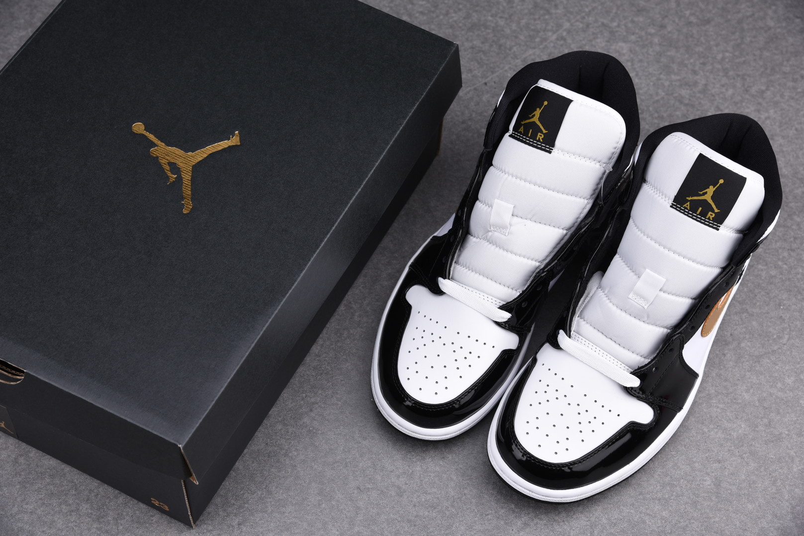 Jordan 1 Mid Patent Black White Gold