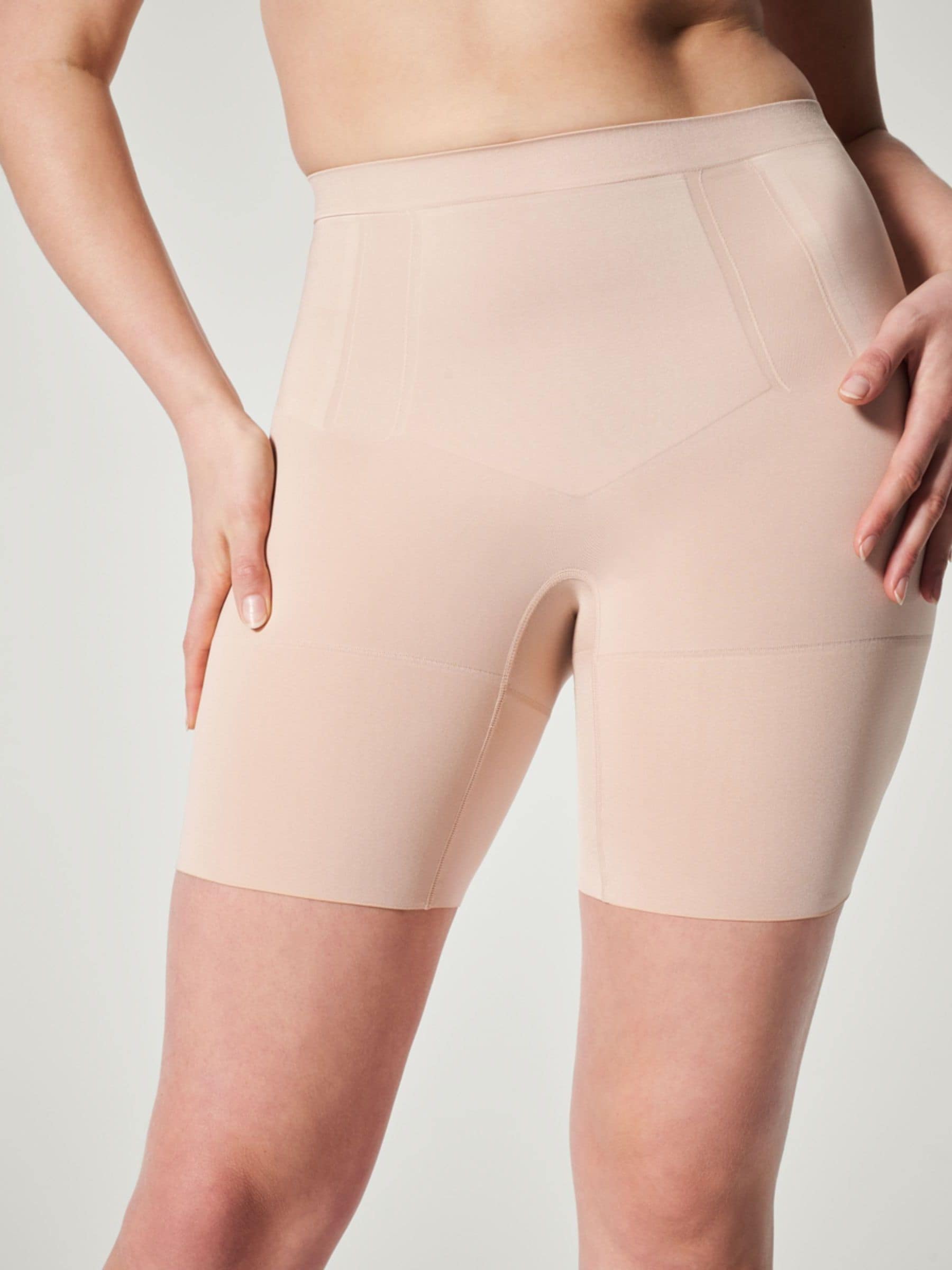 Licht-nude - SPANX SPANXsculpt™ OnCore short met hoge taille tot halverwege de dij