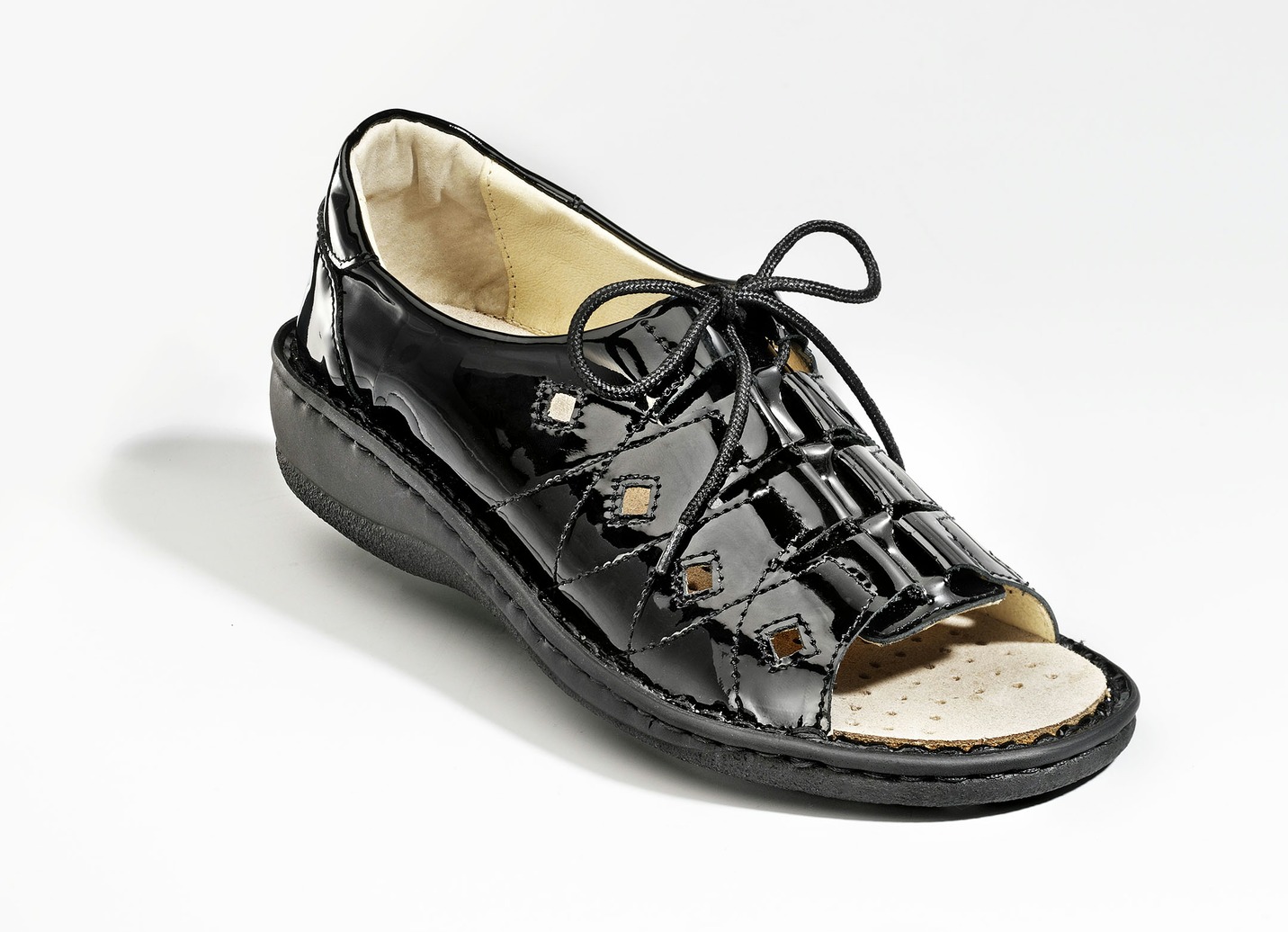 Sandalette aus Lackleder