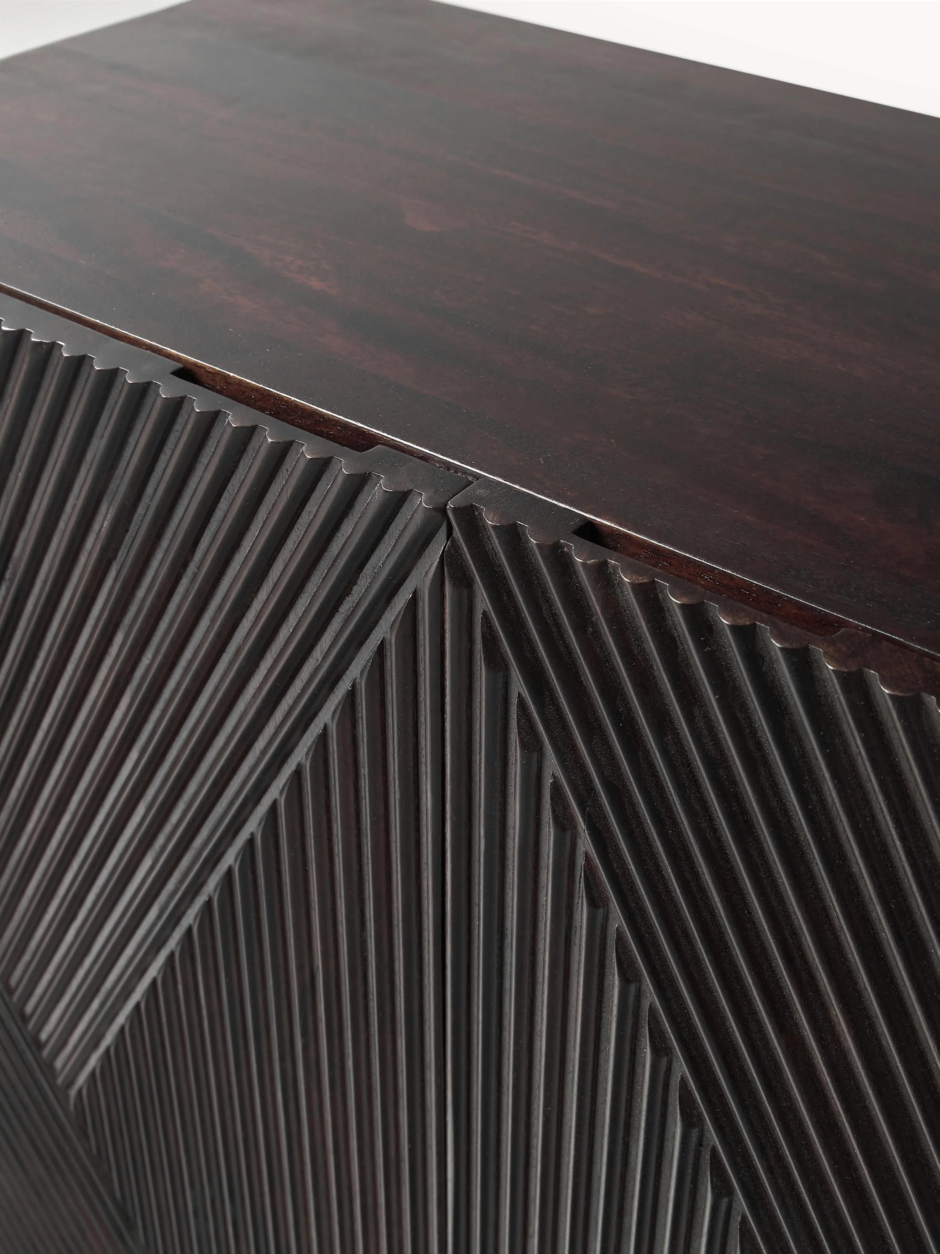 Highboard Louis van mangohout