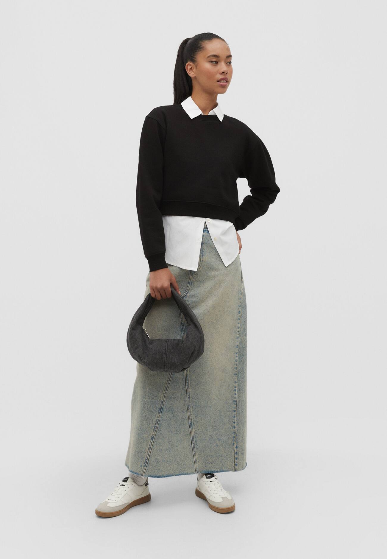 Bolsa meia-lua de jeans