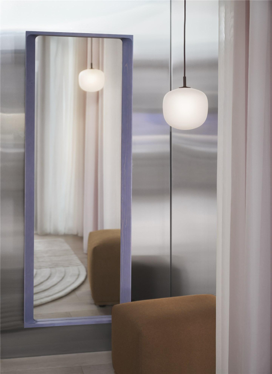 Muuto Arced spiegel 170x61 Light Green