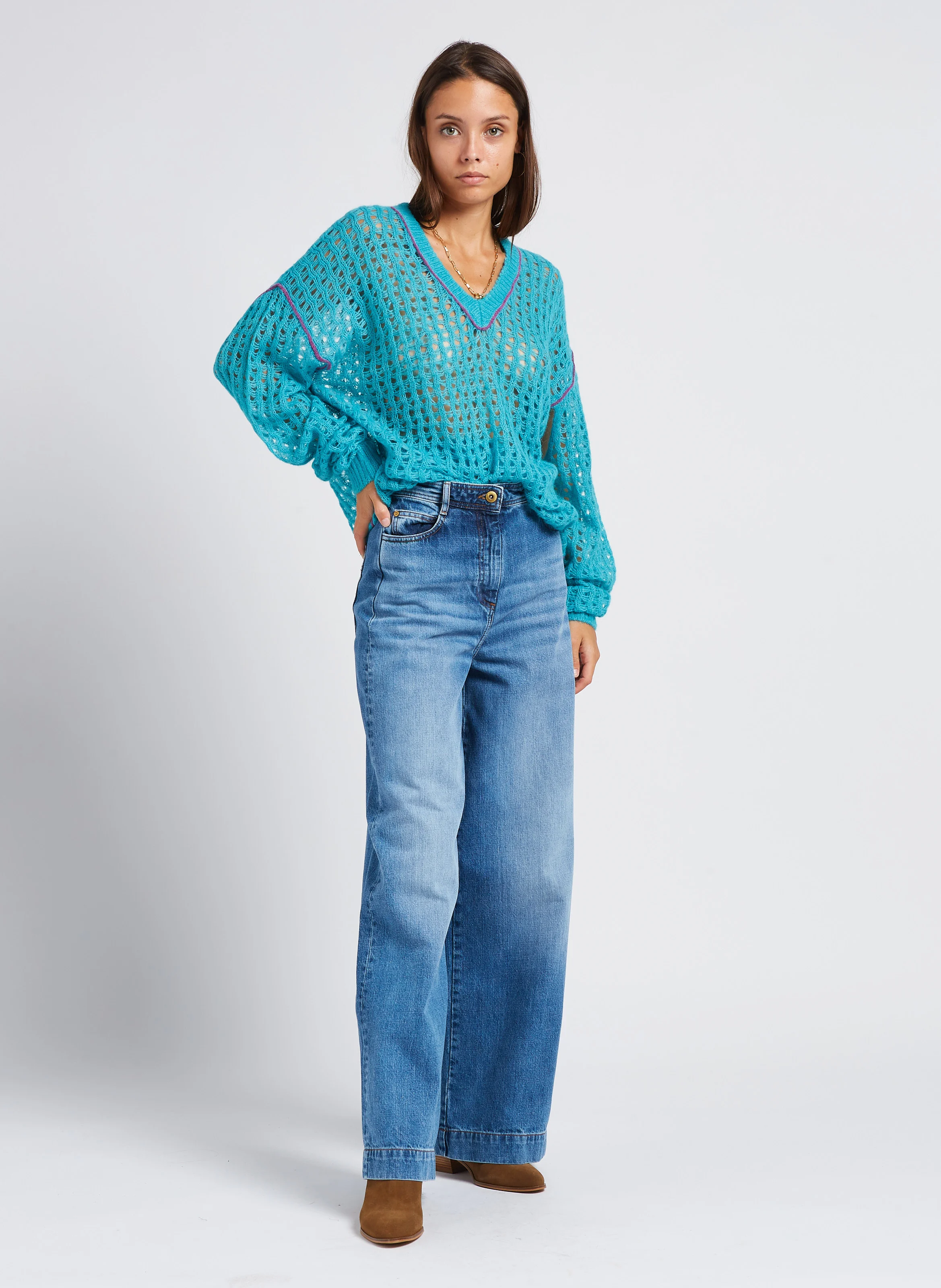 TAKEKO - Pull col V en maille filet | Bleu