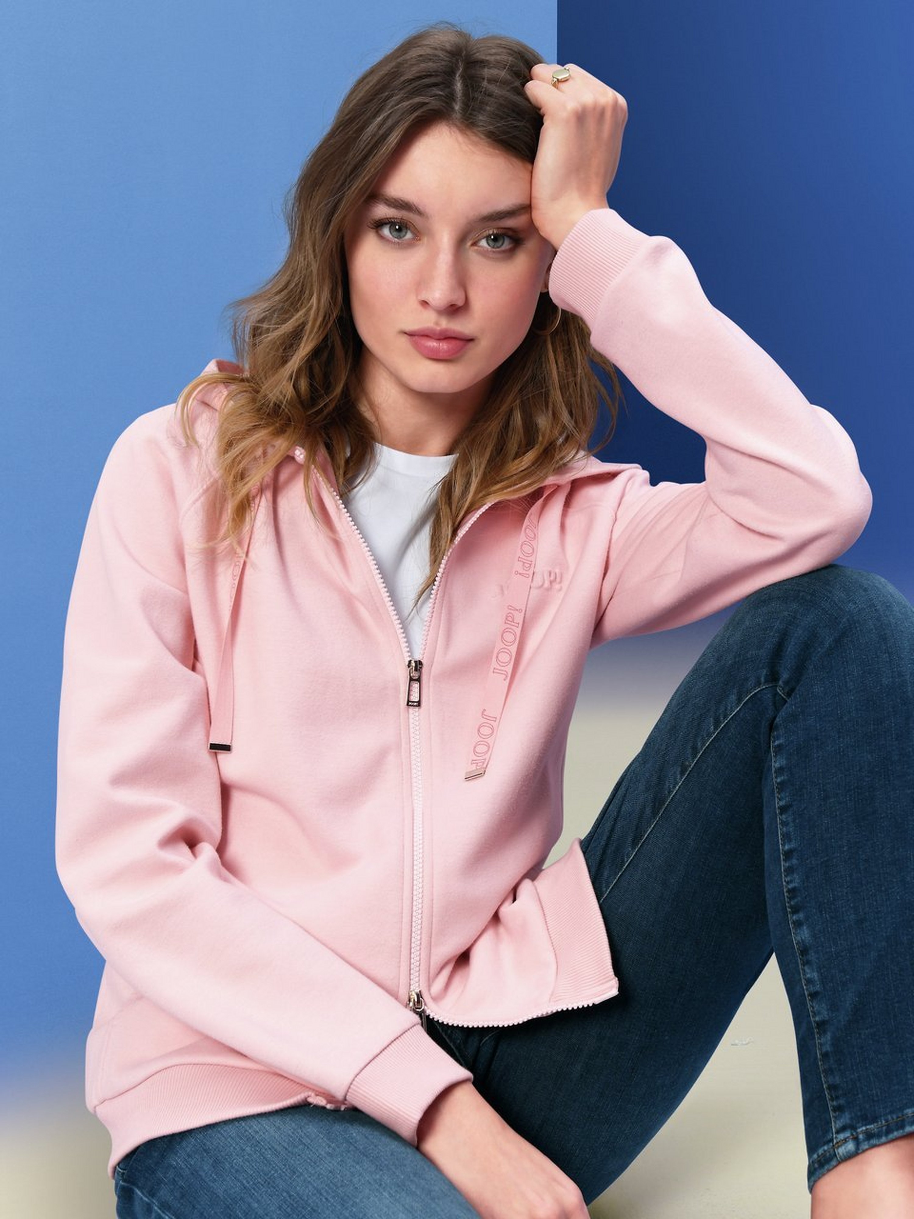 Sweatjacke mit Kapuze