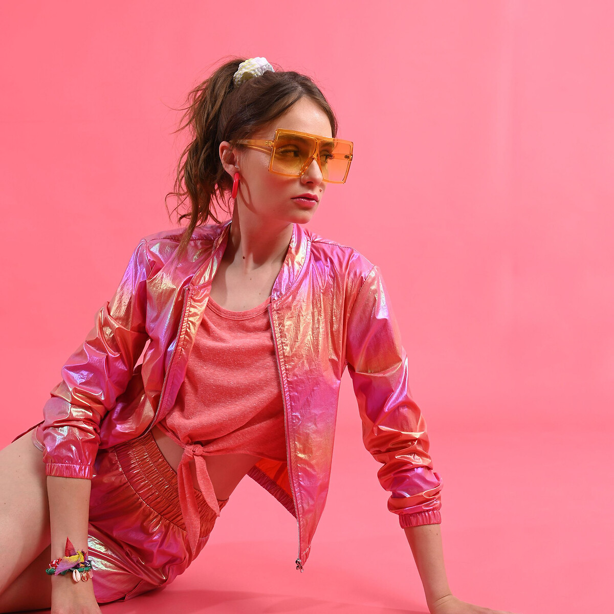 LILI SIDONIO<br>Regata cropped com laço
