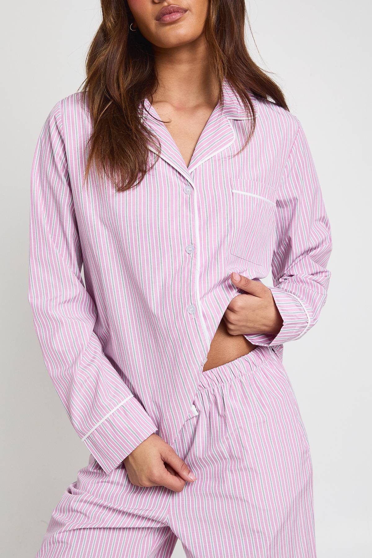 boohoo Ensemble Pyjama Chemise À Manches Longues Et Pantalon En Popeline De Coton À Fines Rayures