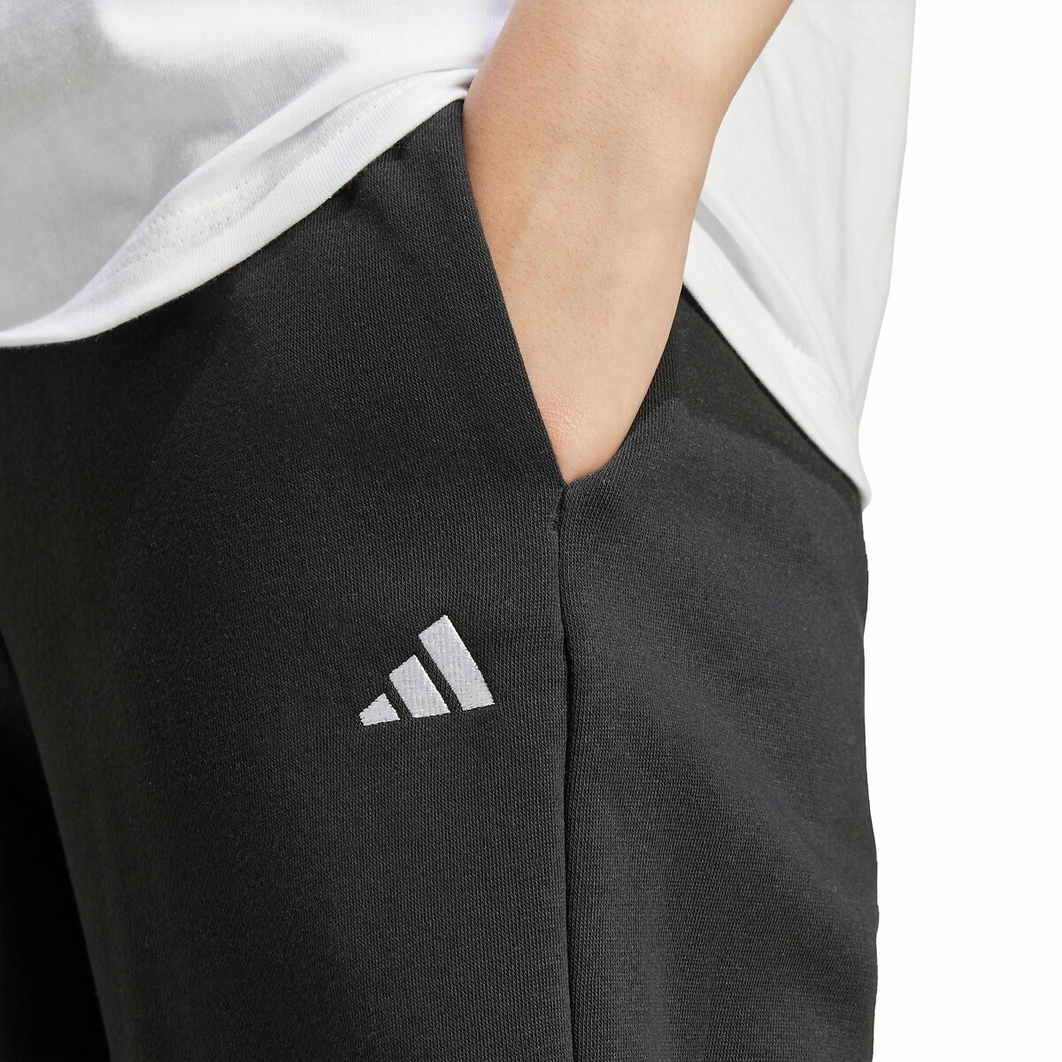 Calças esportivas Adidas com pequeno logotipo Essentials