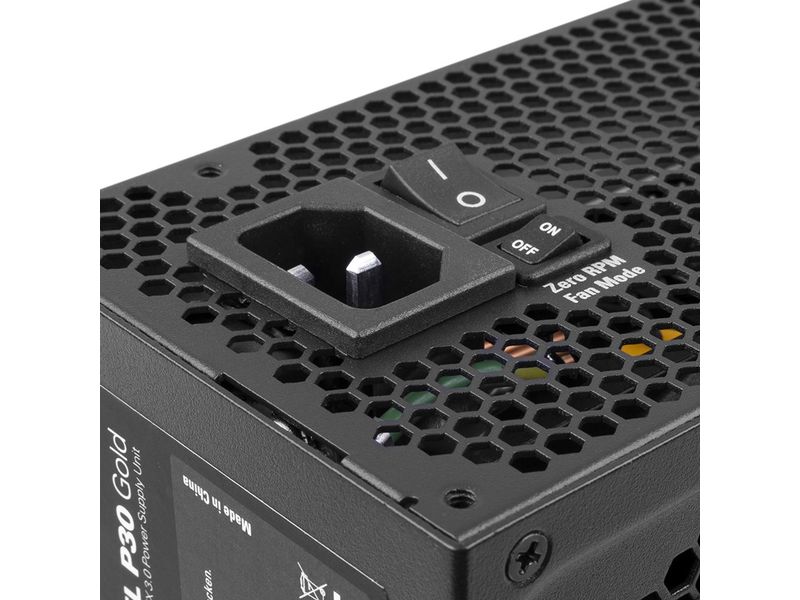 Sharkoon Netzteil Rebel P30 Gold 1300 W Vollmodulares Netzteil mit 135-Millimeter-Lüfter