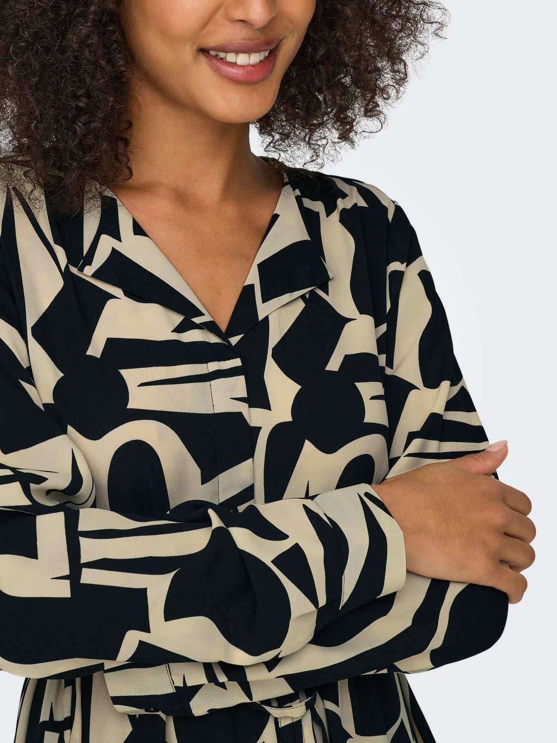 ONLTIANA Kurzes Kleid Black