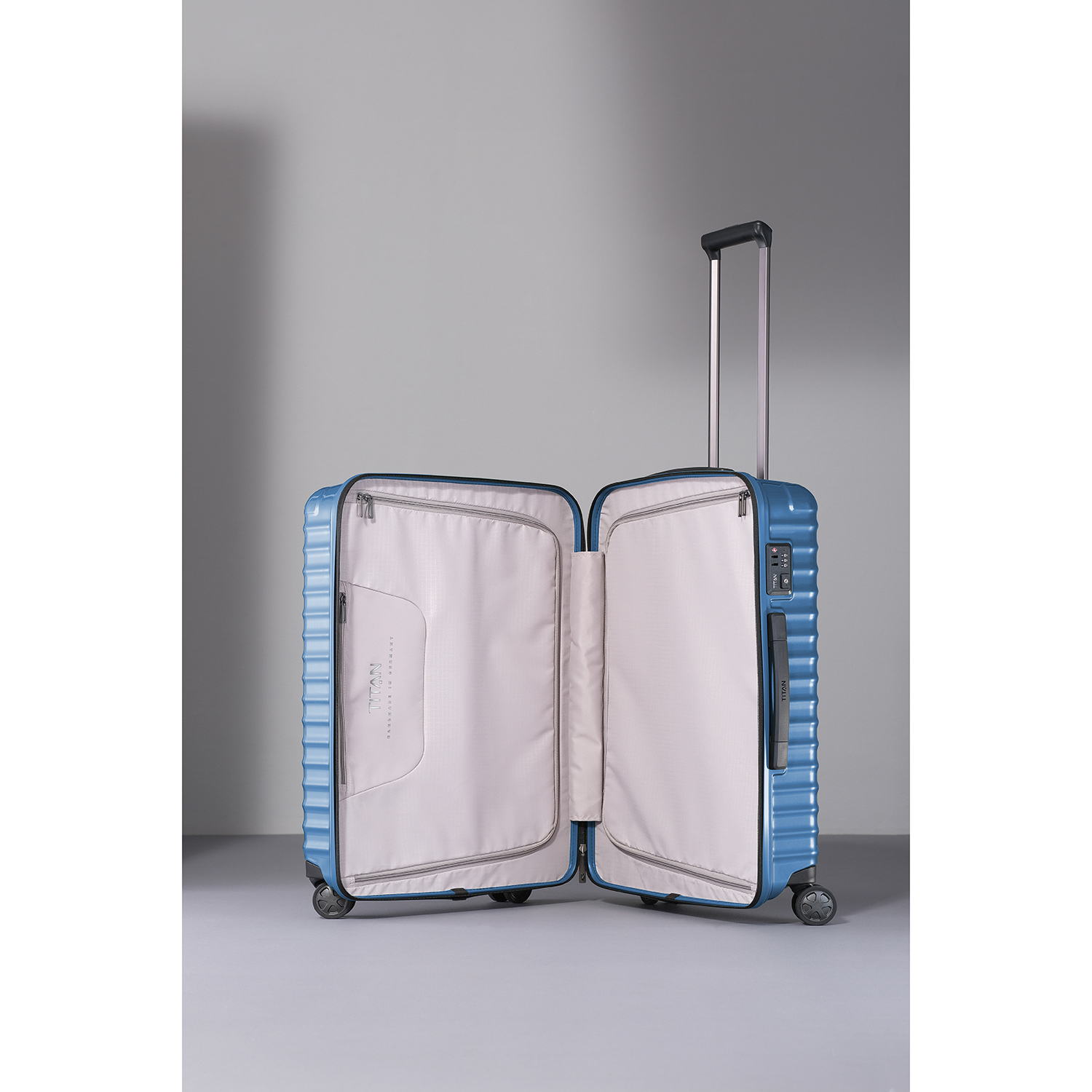 TITAN Litron 4 Wheel Trolley M ice blue