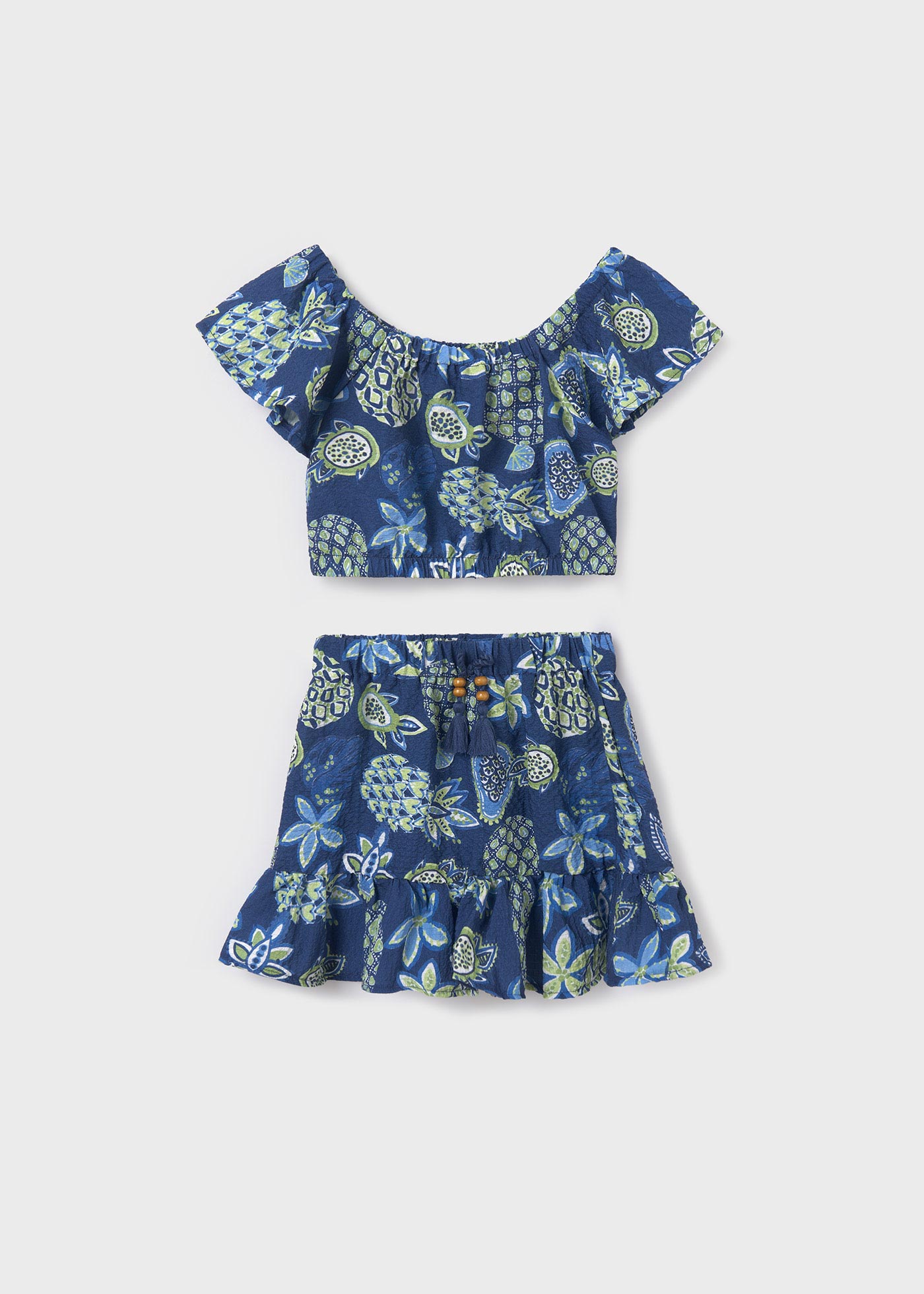 Conjunto de duas peças, blusa e saia, infantil