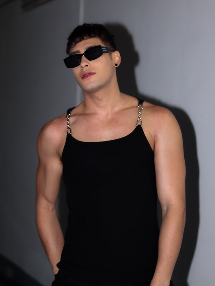 Bjorn - Tanktop met kettingbandjes en effen breisel