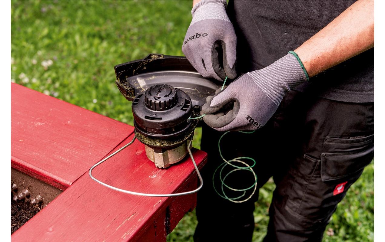 Akku-Trimmer RTD 18 LTX BL 30 Solo<br>Akkugetriebener Trimmer für mühelose und präzise Gartenarbeit