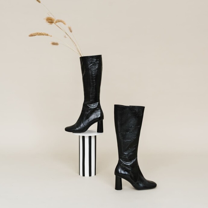 Bottes à talons  en cuir vieilli noir