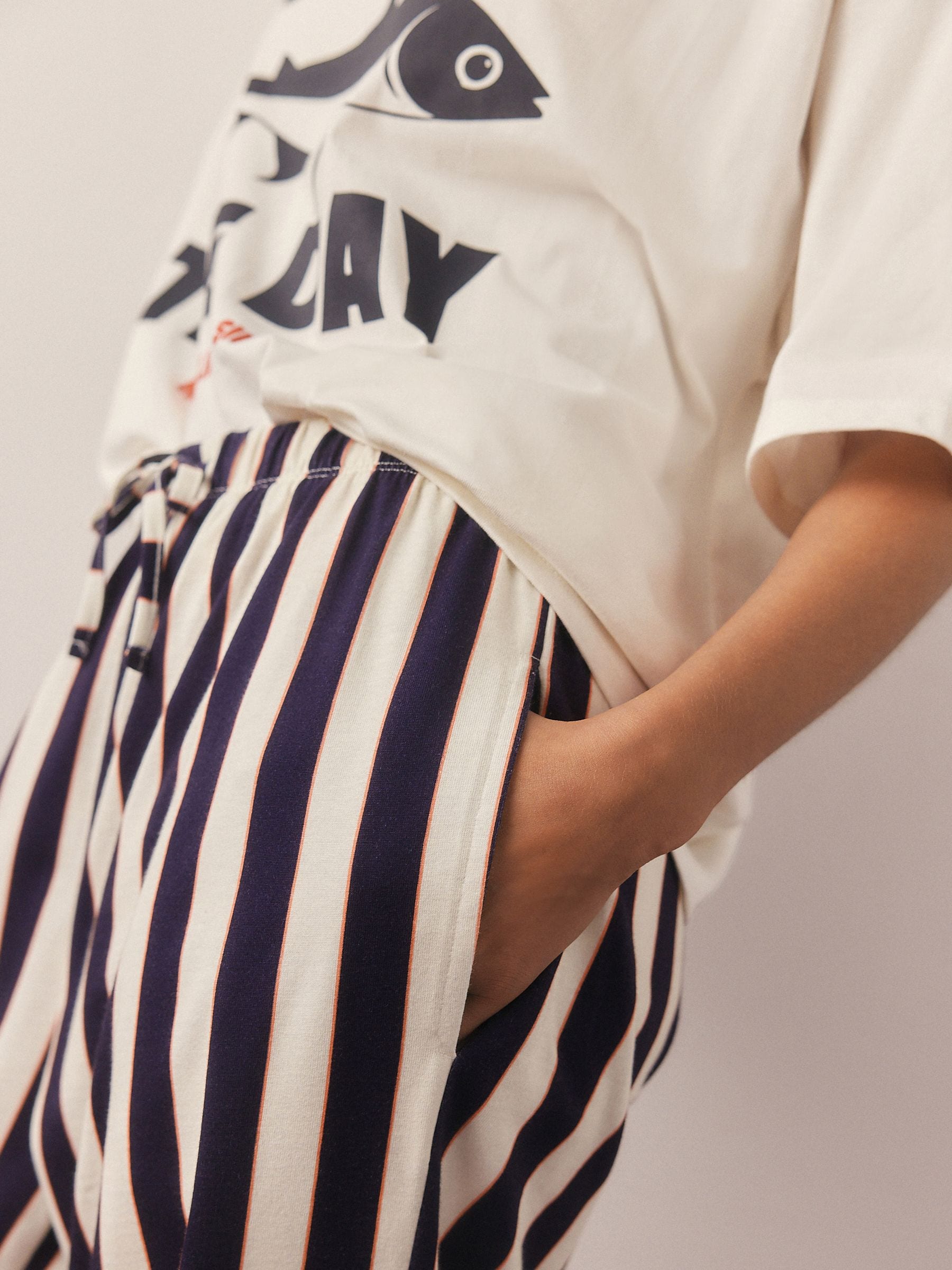 Marineblauwe vis met Strepen - Tricot pyjama met korte mouwen