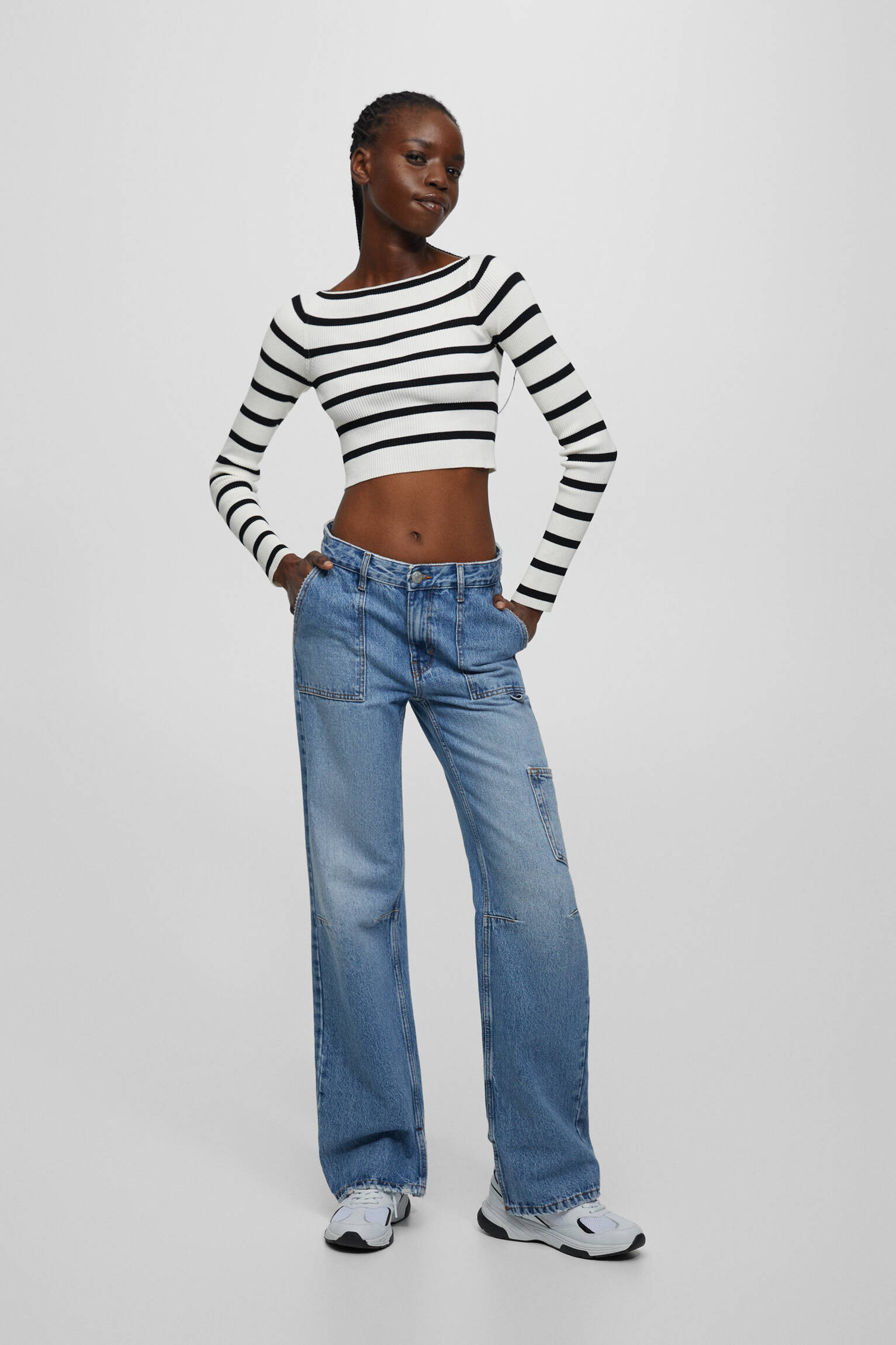 Camisa listrada com gola canoa - preta