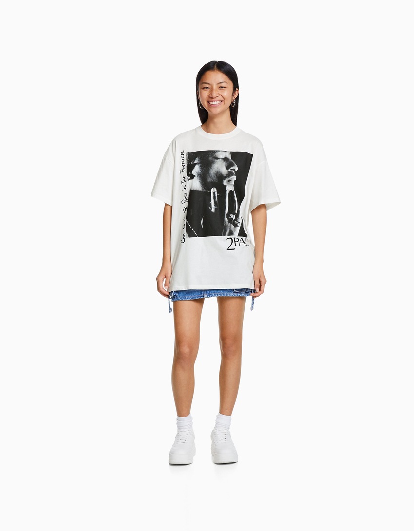 Camiseta oversized de manga curta com estampa do Tupac