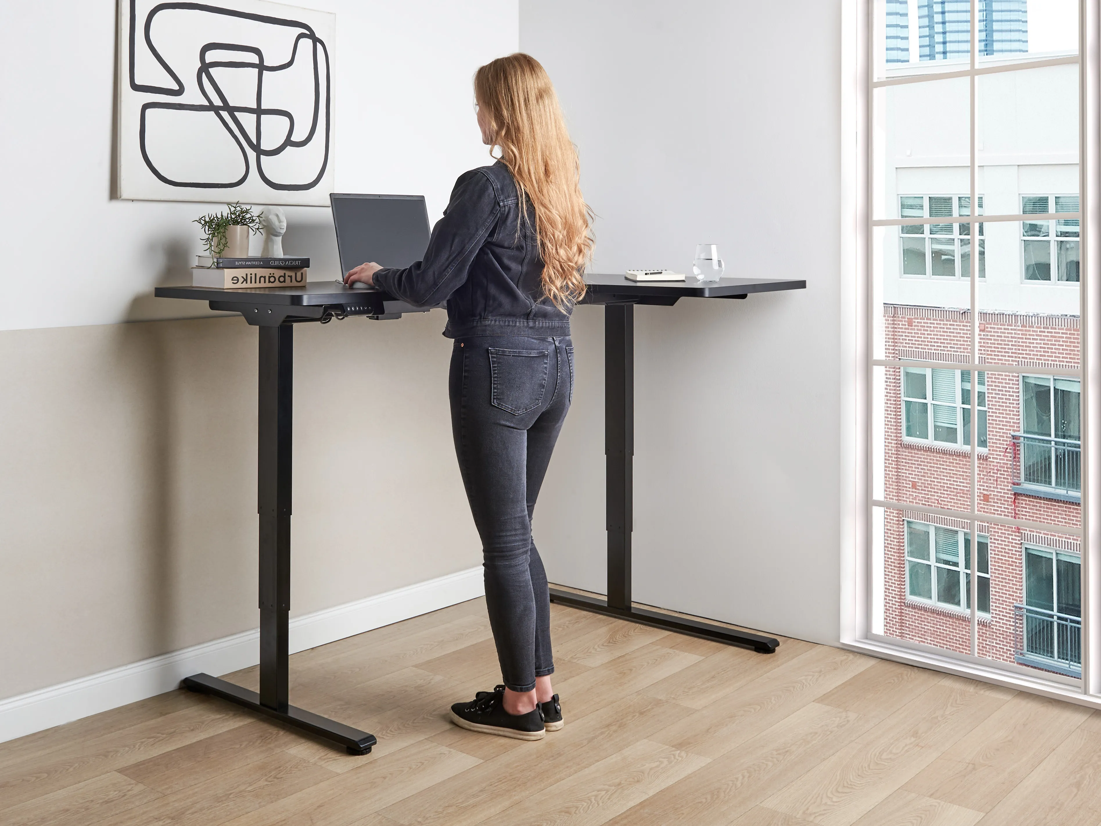 Elektrisch verstelbaar hoekbureau DESTINES Zwart 160 cm 109 cm rechtszijdig