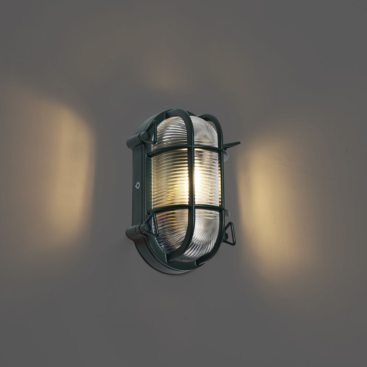 Buiten wand- en plafondlamp donker groen ovaal IP44 - Noutica