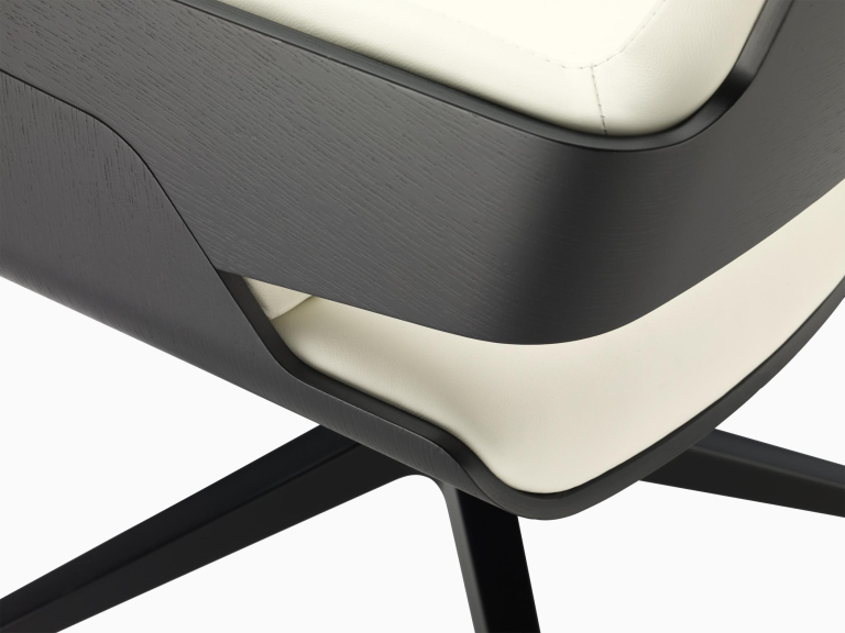Thonet S847 D/PVD bureaustoel eiken gelakt Latte 635