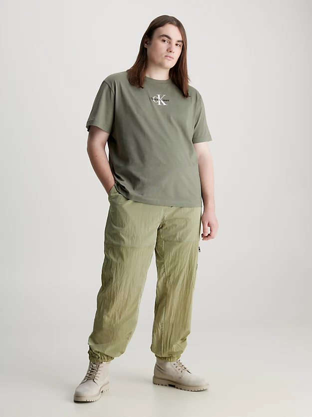 Camiseta Plus Size com monograma