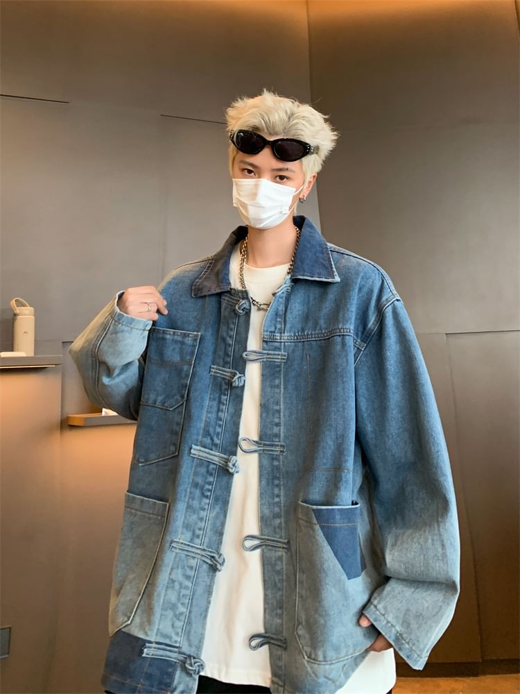 Plummie - Gewassen denim jack met kraag en kikkersluiting
