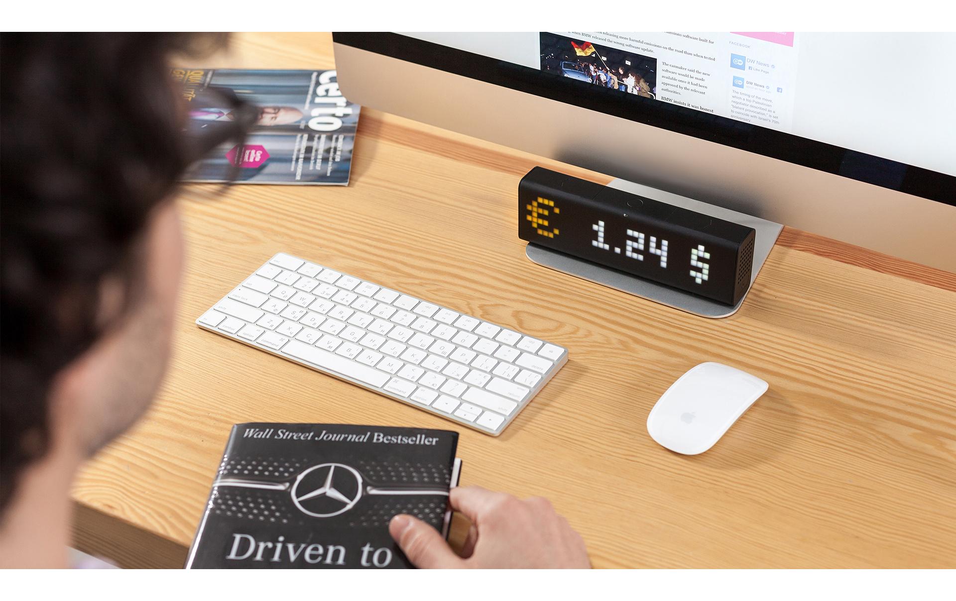 Smart-Display LaMetric Time<br>LaMetric TIME Tischuhr für Smart Home