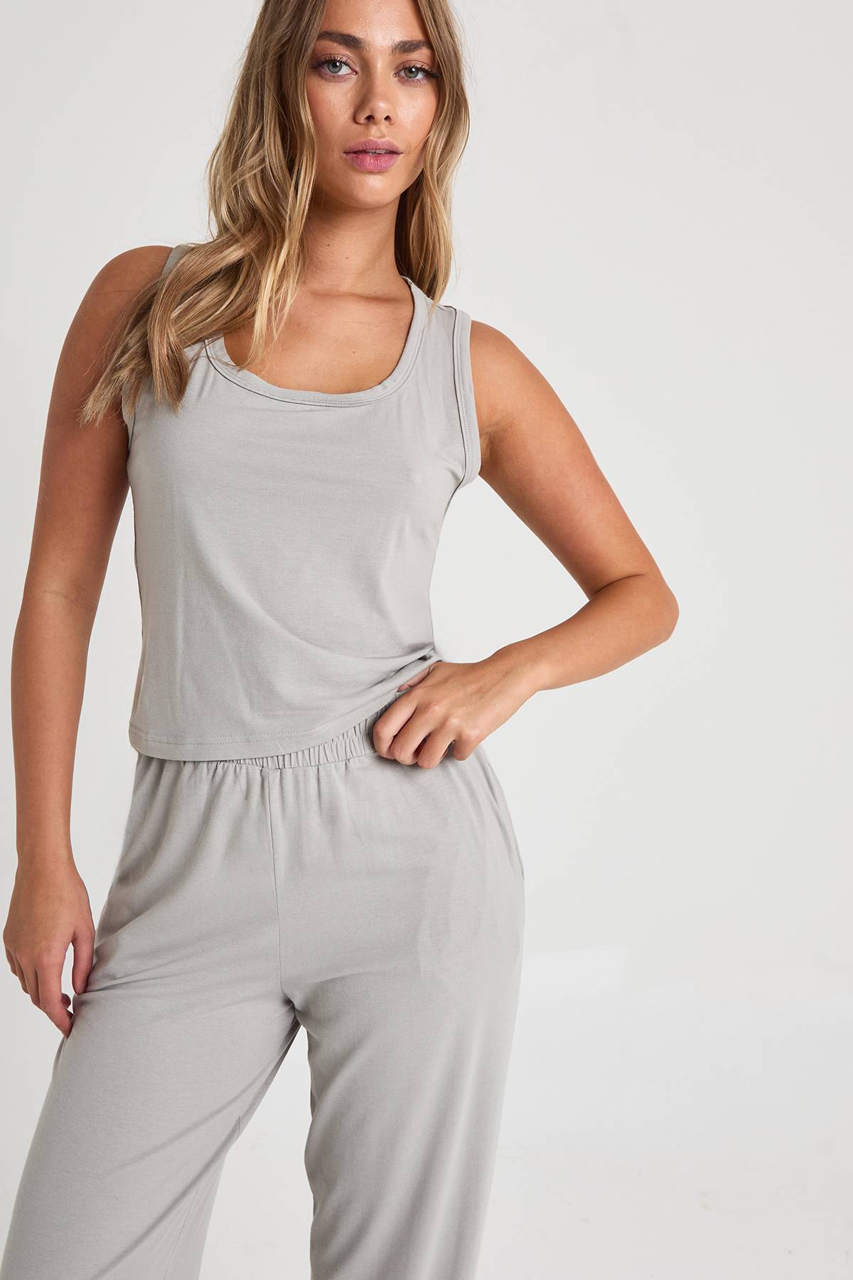 boohoo Ensemble Pyjama Débardeur Modal et Pantalon Large