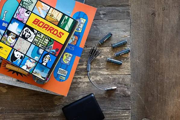 Pale Blue Li-ion Rechargeable AA Battery