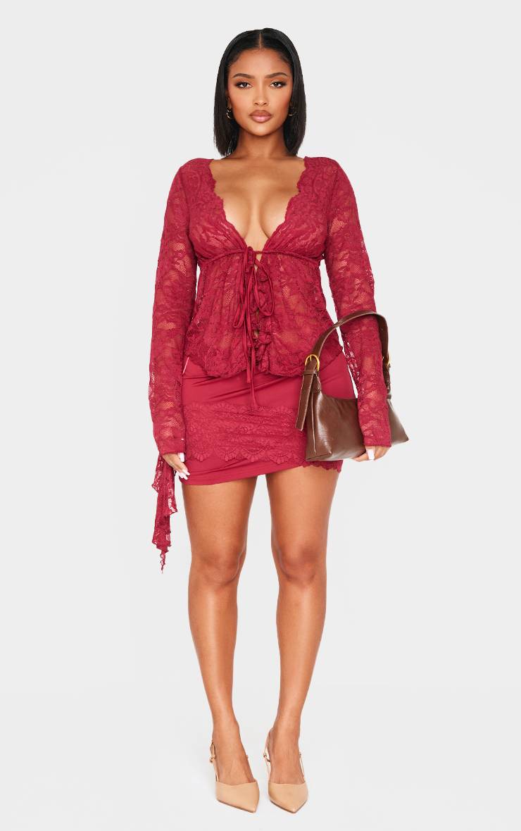 Rouge Mini-jupe Drapée En Dentelle Avec Détails Latéraux - Ensemble Coordonné Shape