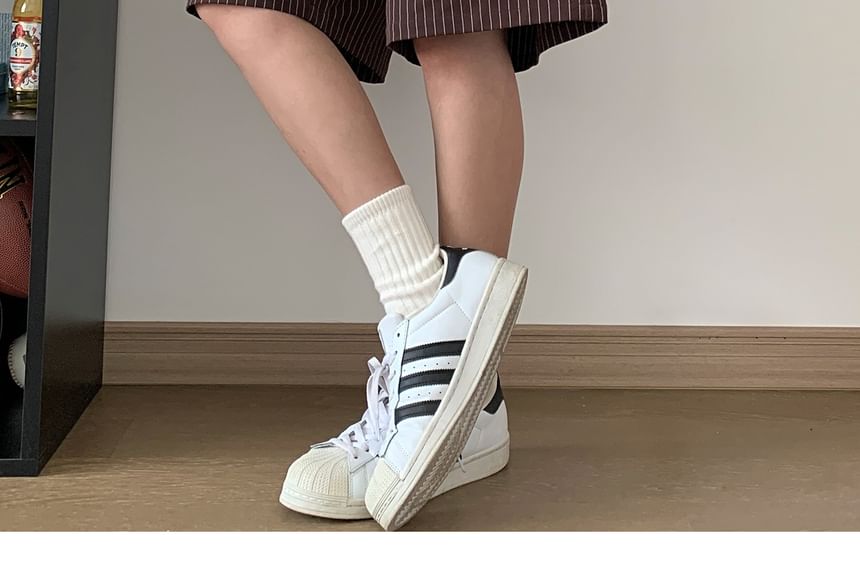 Vernanah - Gestreepte shorts met middelhoge taille