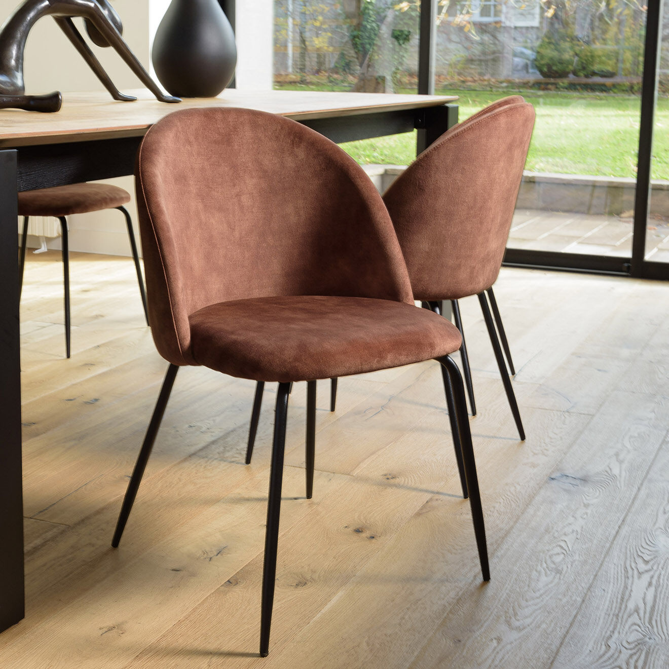Macabane 2 Chaises en Velours Tom dossier arrondi acajou - 50x55x79 cm