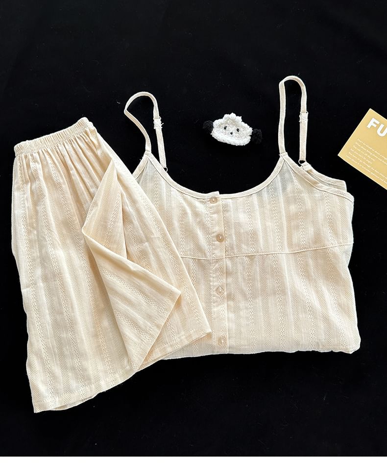 Siensien - Pyjamaset: Effen top met ronde hals en knoopjes + Shorts met elastische taille