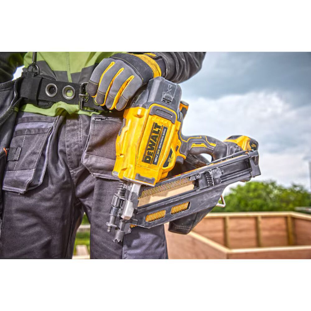 SPIKERPISTOL DEWALT DCN930N-XJ 18V UTEN BATTERI