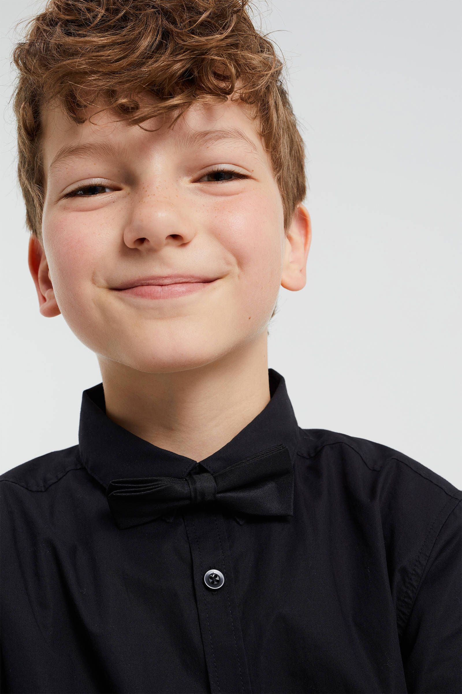 WE Fashion overhemd + vlinderstrikje zwart