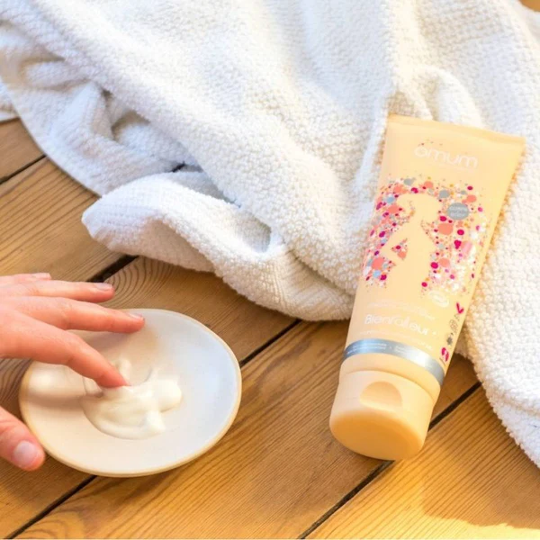 Omum Lait pour le Corps Concentré & Désaltérant - Le Bienfaiteur 200ml