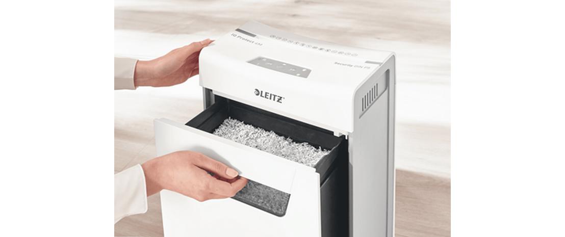 Aktenvernichter IQ Protect Premium 8X , P-4, 8 Blatt<br>Manueller Dokumentenvernichter mit Partikelschnitt für die sichere Vernichtung vertraulicher Unterlagen