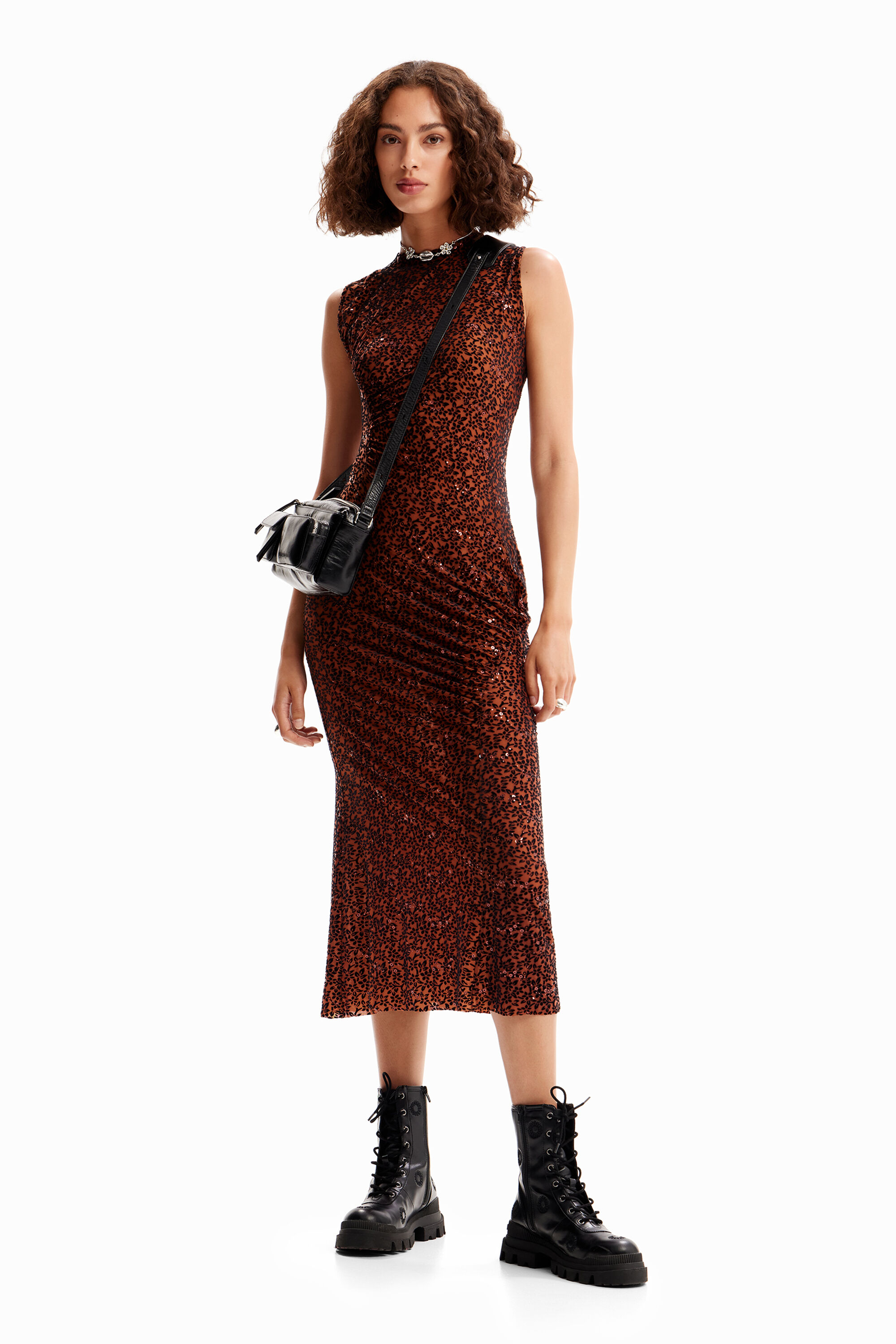 Vestido midi justo de veludo