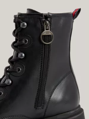 Botas robustas de couro com cadarço