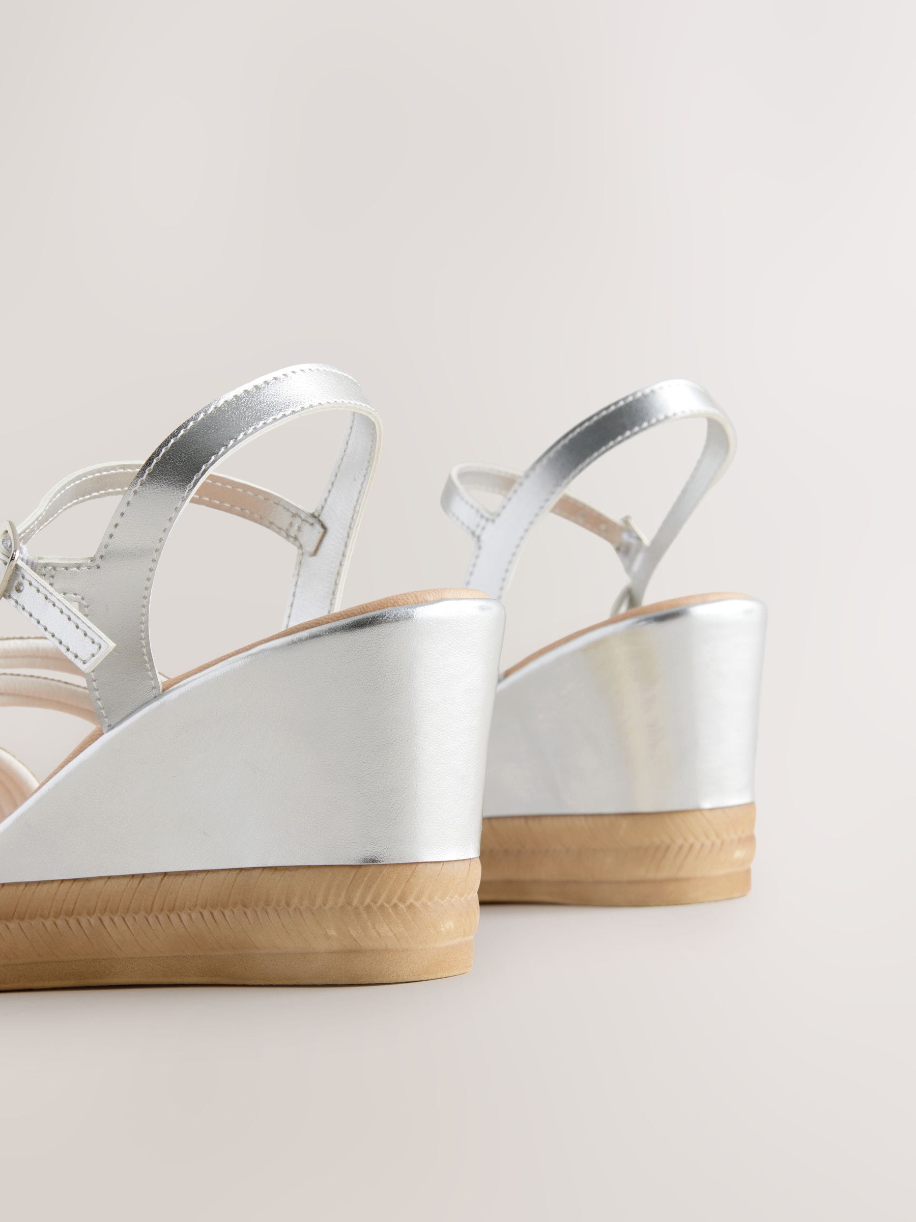 Zilver - Round Toe Asymmetrical Bling Platform Wedges