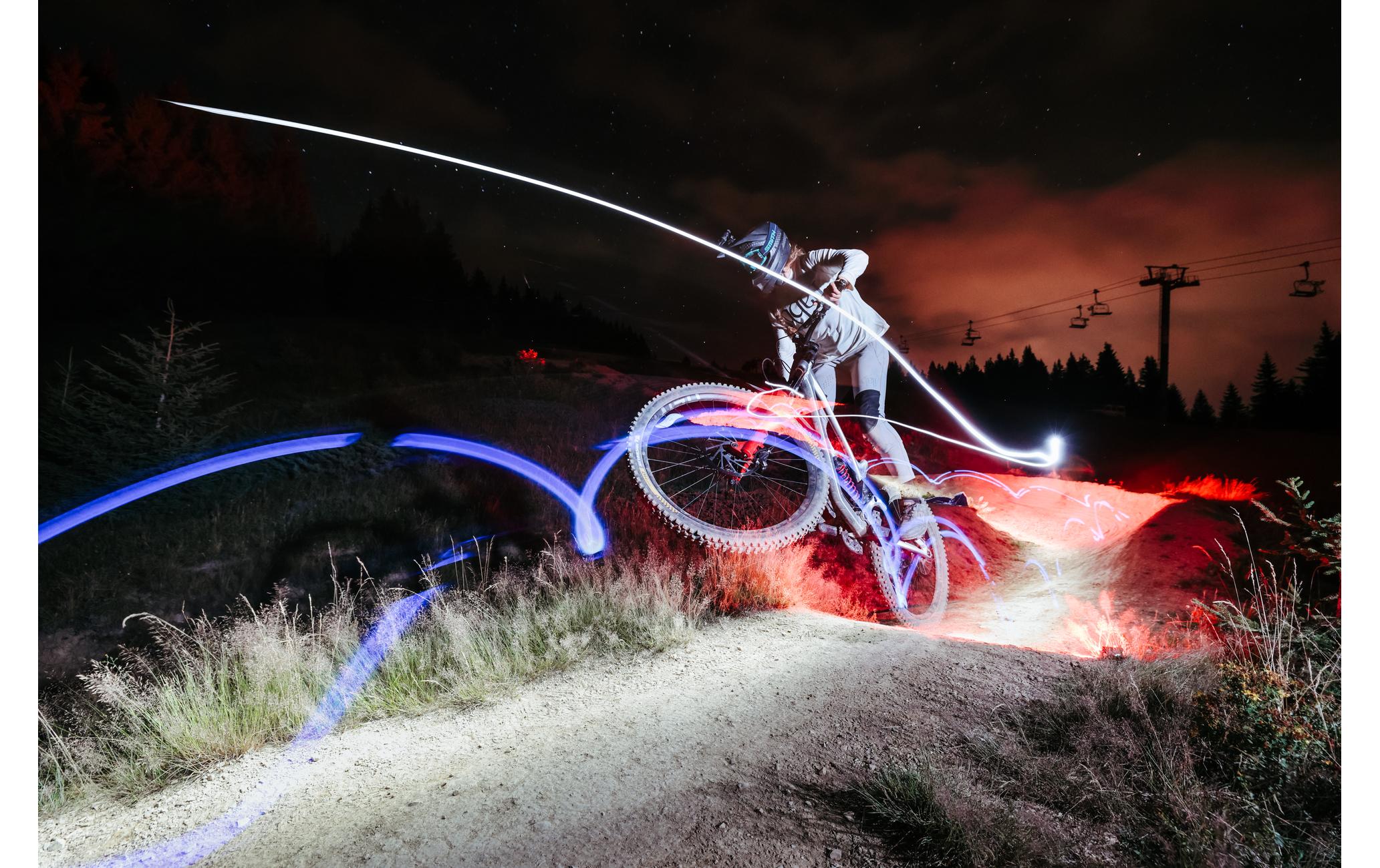 Fotokamera EOS R6 Mark II RF 24-240 Kit<br>Extrem schnelle und leise Vollformatkamera mit professionellen Funktionen für Filmproduktionen mit Zoomobjektiv