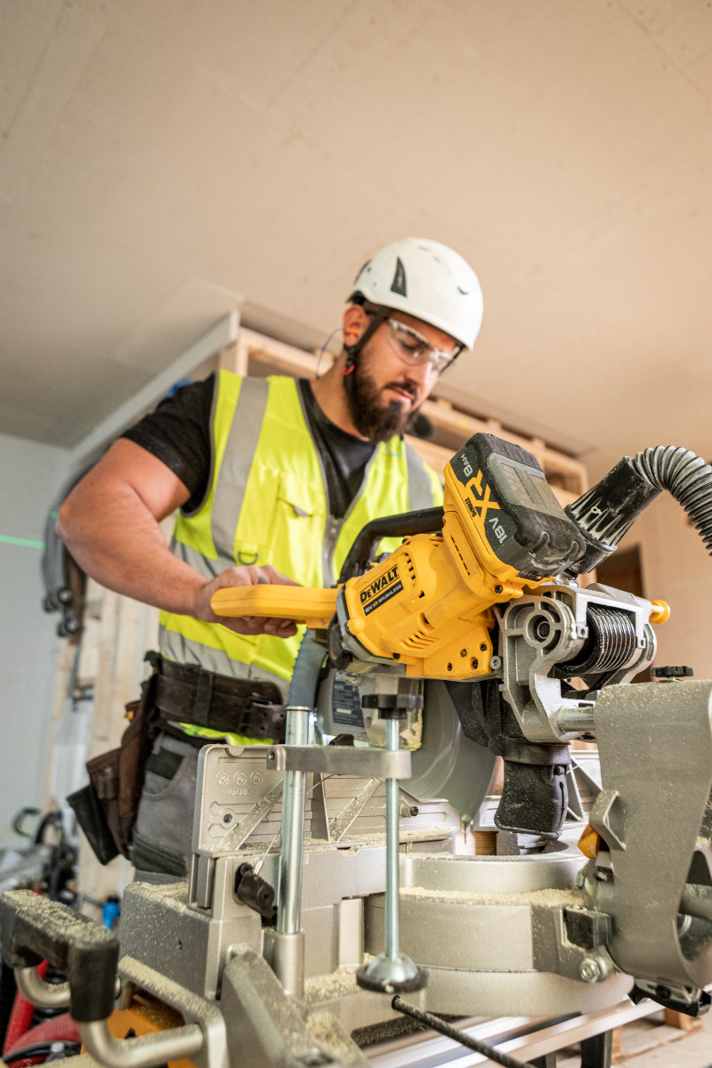 DeWALT DCS782N Accu afkort-/verstekzaag 305mm met XPS 18V XR Basic Body