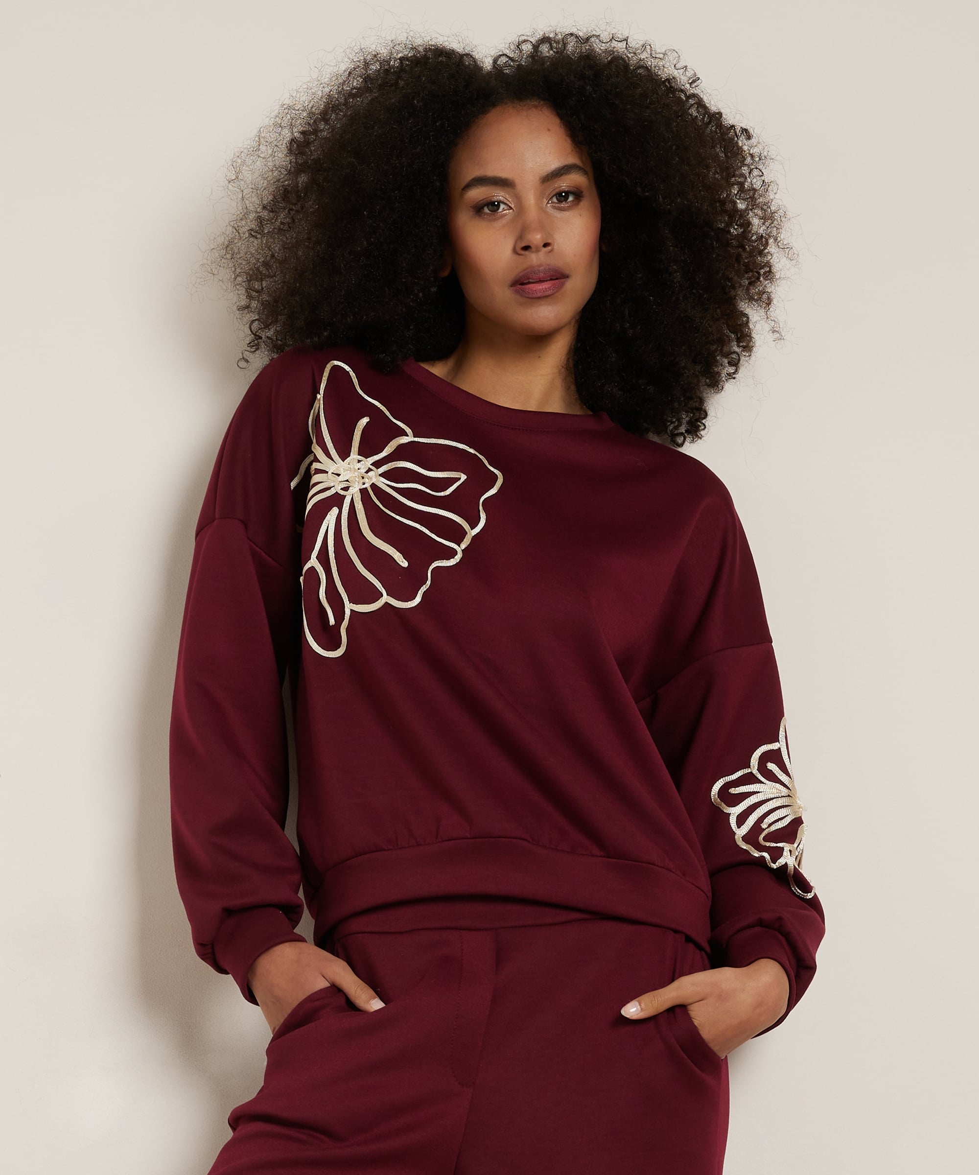 trui met bloem embroidery