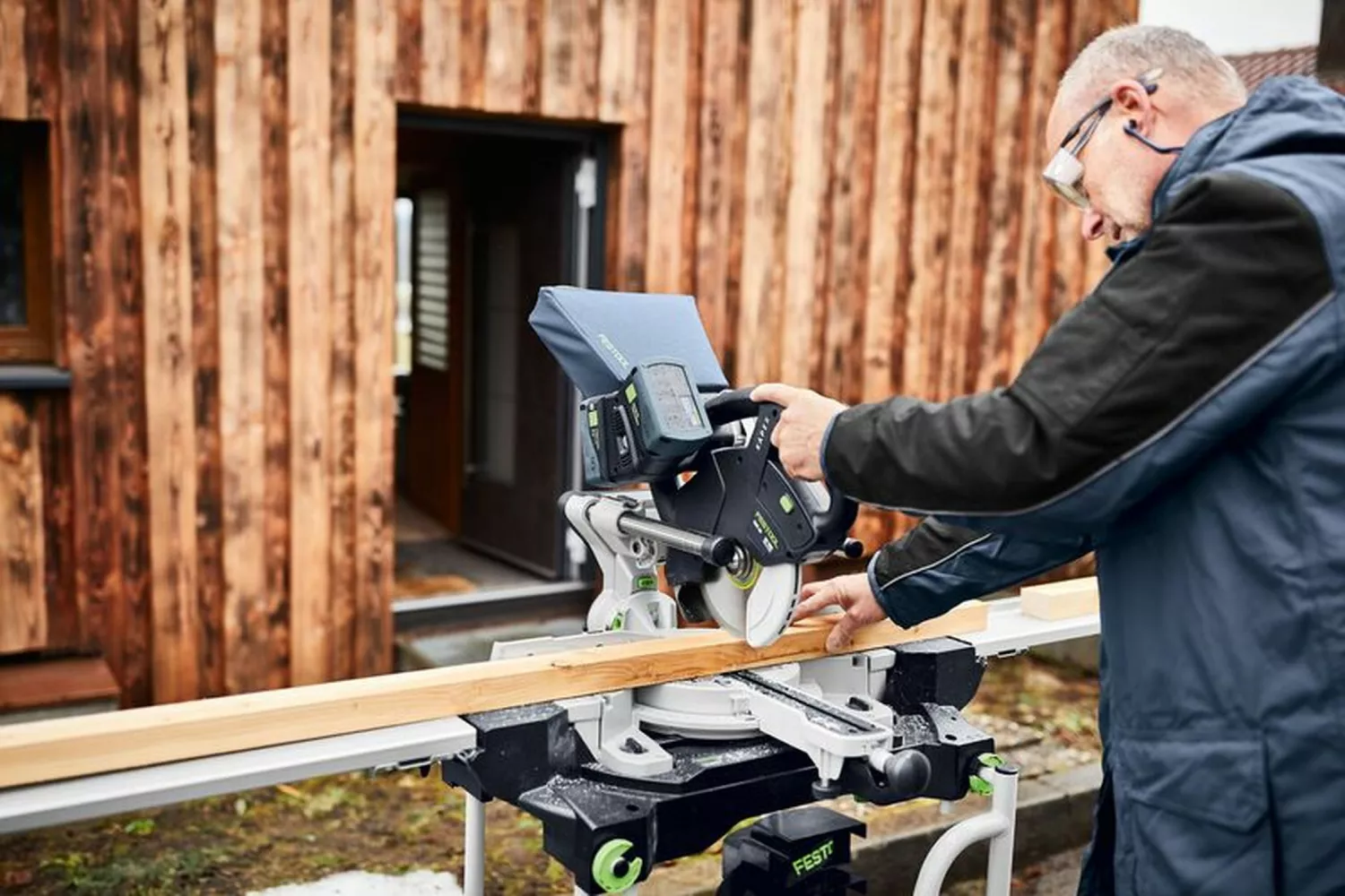 Festool KSC 60 EB-Basic KAPEX 2x18V Li-ion Accu afkortzaag met extra zaagblad