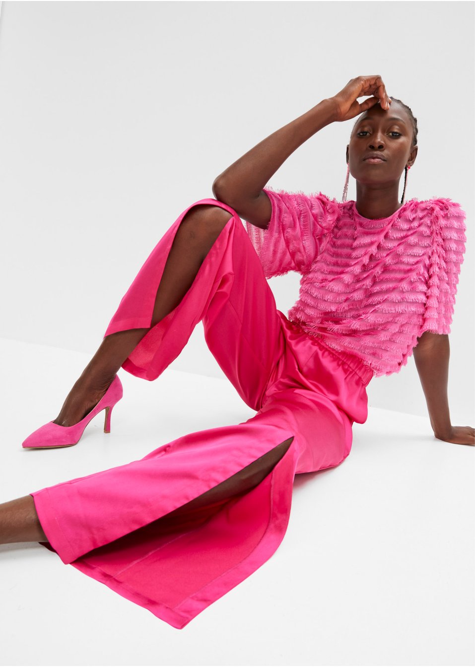 Pantalon en satin avec fentes