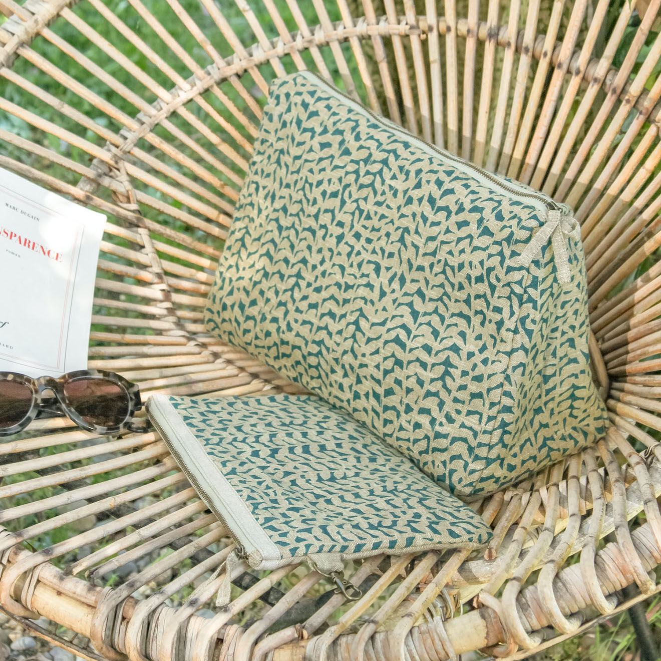 En Fil d'Indienne Trousse plate + trousse de toilette Lierre paon