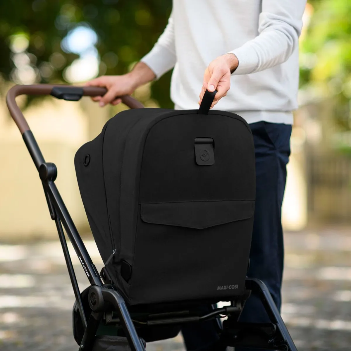 Maxi-cosi Poussette Ultra Compacte Leona - Essentiel Noir