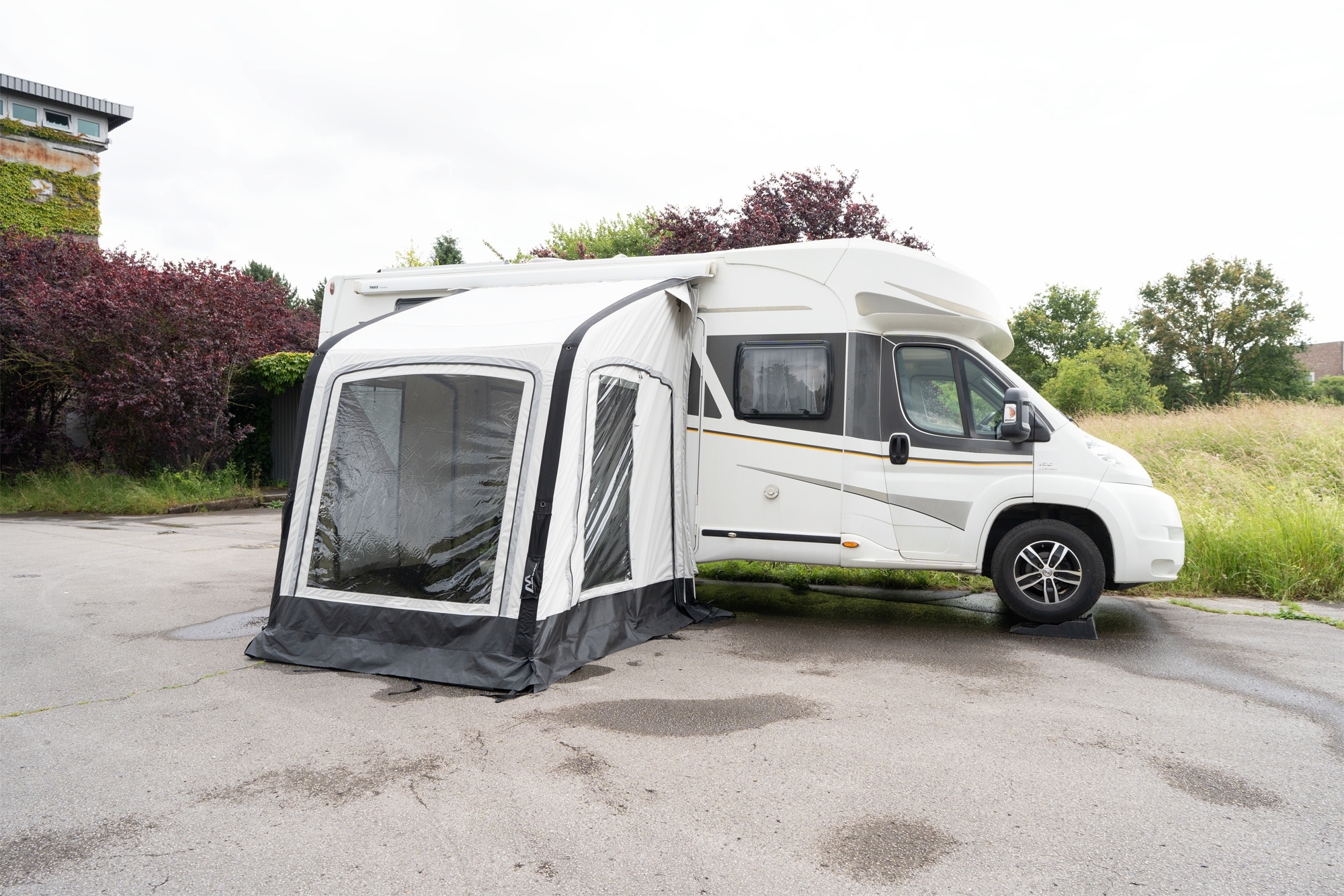 Westfield Vega 200 aufblasbares Vorzelt für Wohnmobil Anstellhöhe 255 - 285 cm