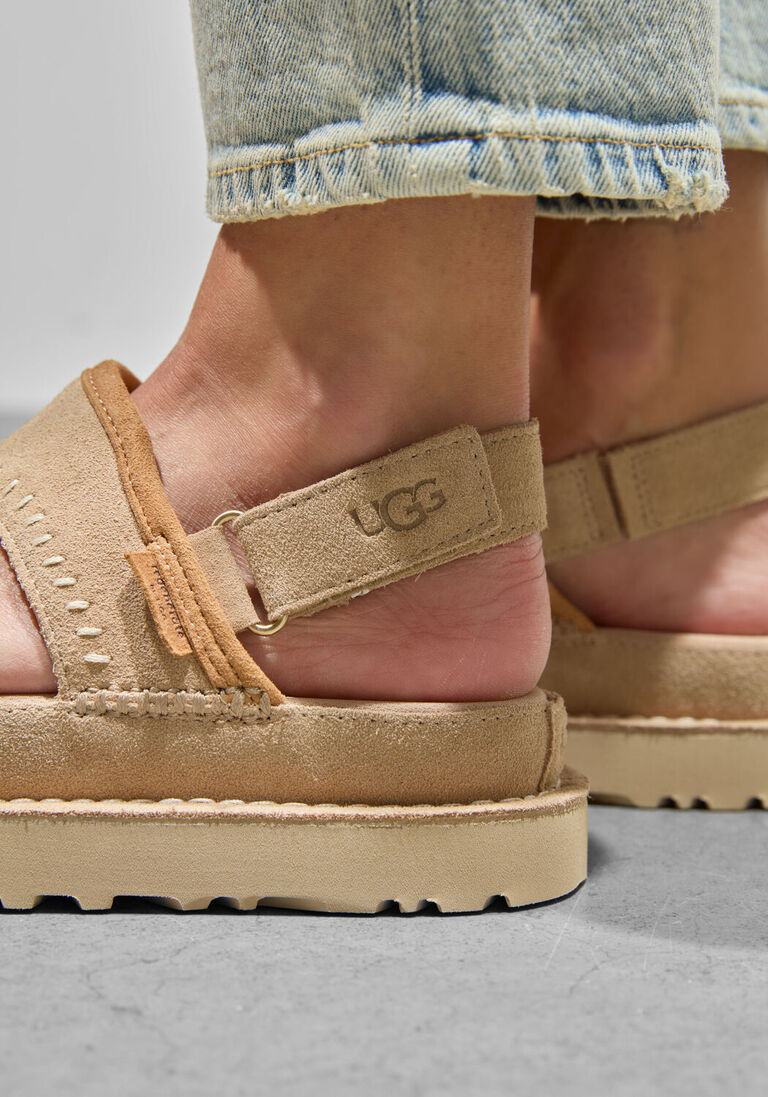 beige ugg platte sandalen w goldenstar regenerate